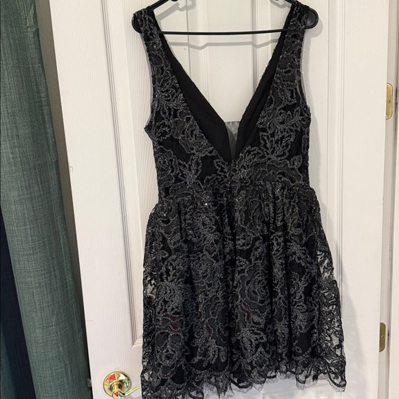 Gianni Bini Black and Silver Floral Mini Dress - Picture 5 of 5